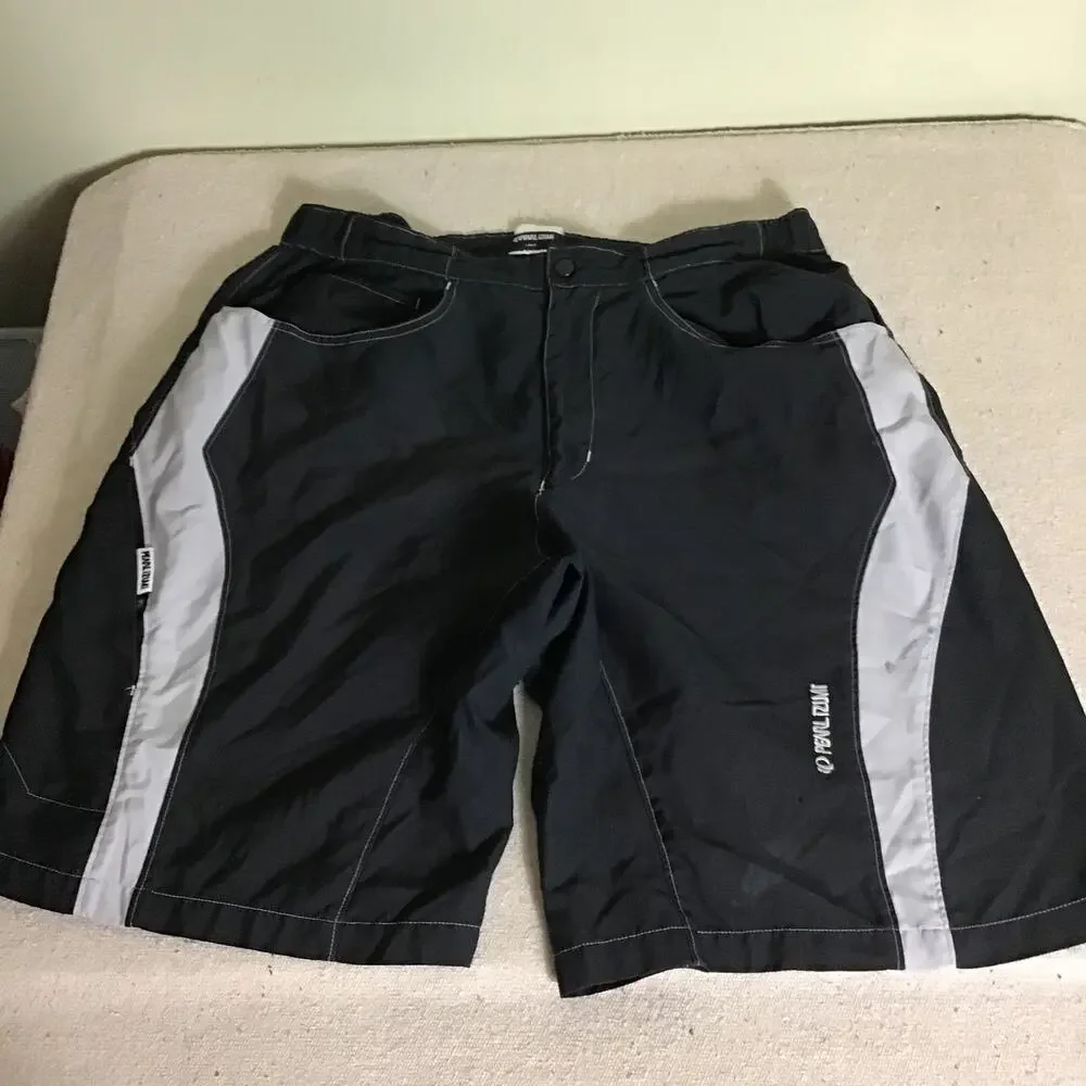 Pearl Izumi  Men’s Black  Board Shorts Size Large Good Condition